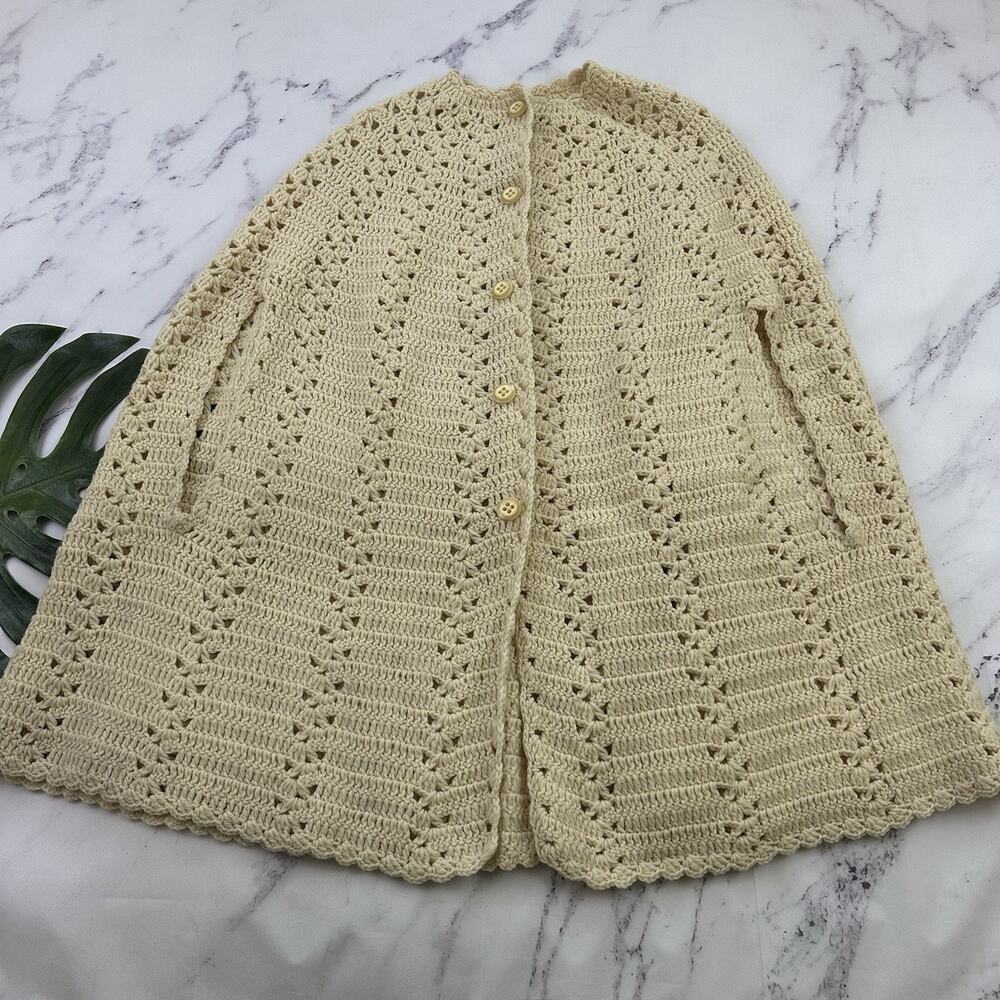 Vintage 60s Womens Poncho Cape Sweater Size L Cream Crochet Knit Wrap Buttons